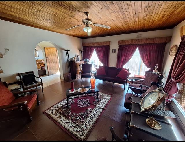 4 BEDROOM HOUSE FOR SALE IN VANDERBIJLPARK SE 7
